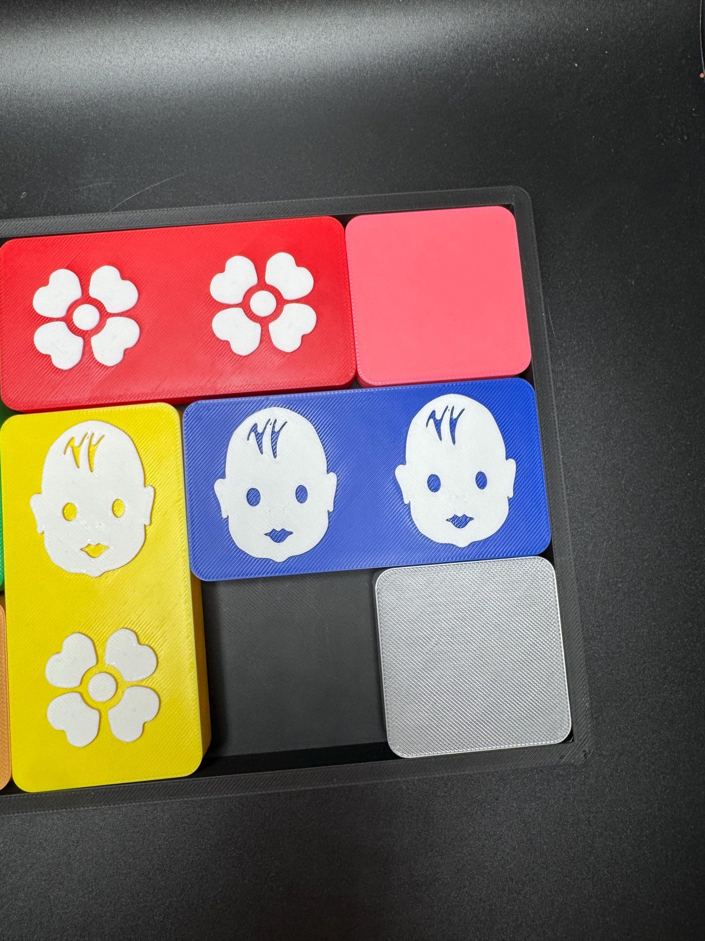 Line Up the Quinties Sliding Puzzle - Vintage 1940s Classic Modern Game, Brain Teaser & Home Decor, Perfect Gift for All Ages