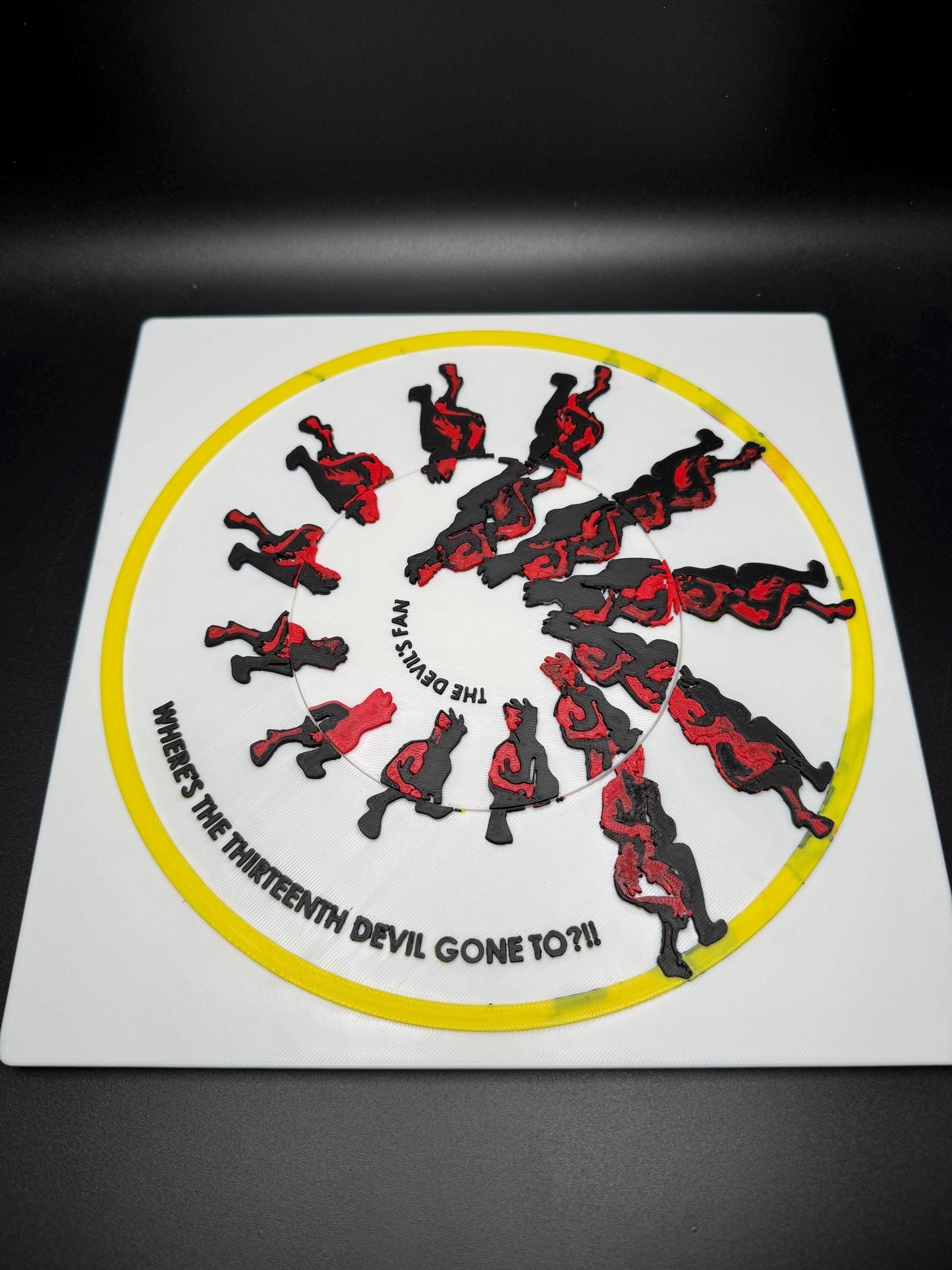 The Devil's Fan Puzzle - Classic 1900s Optical Illusion, Unique Home Décor & Gift Idea