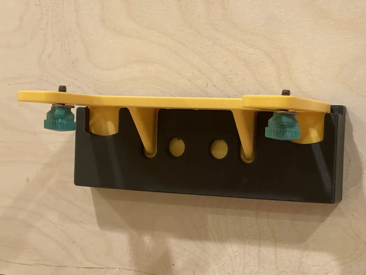 Vertical Wall Mount for MICROJIG GRR-GRIPPER 3D Push Block - Organize & Store Easily – Shop Now!