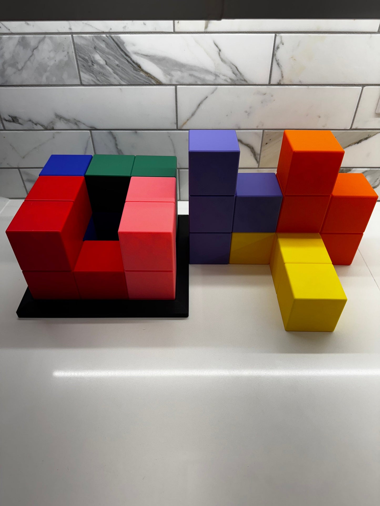 Soma Cube Puzzle - 7 Piece 3D Printed Brain Teaser with Display Base - Retro Game by Piet Hein - 240 Solutions