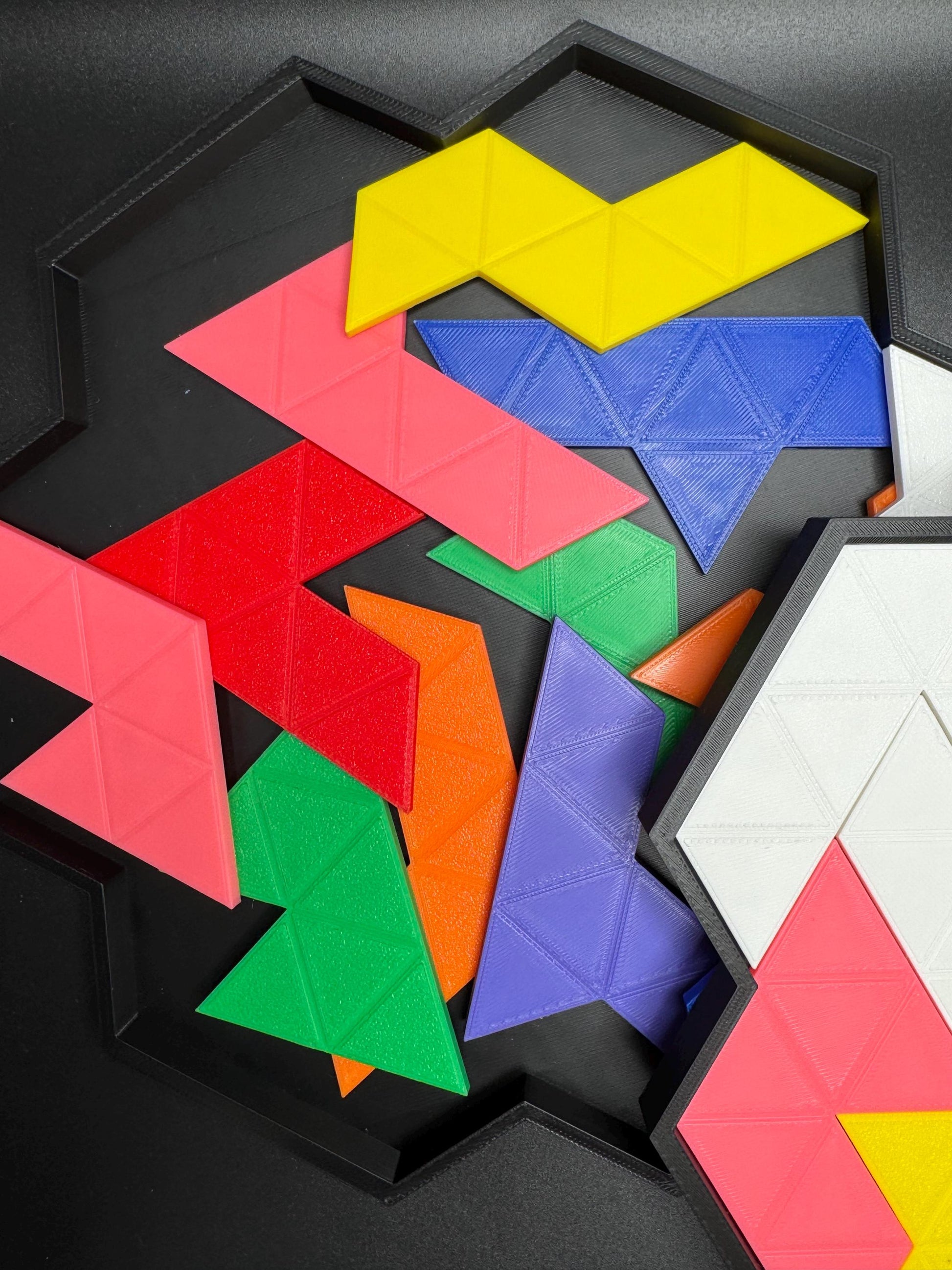3D Printed Heptiamond Puzzle with Box - 24 Unique Pieces, Double-sided Challenge, Unique Brain Teaser, Fun for All Ages