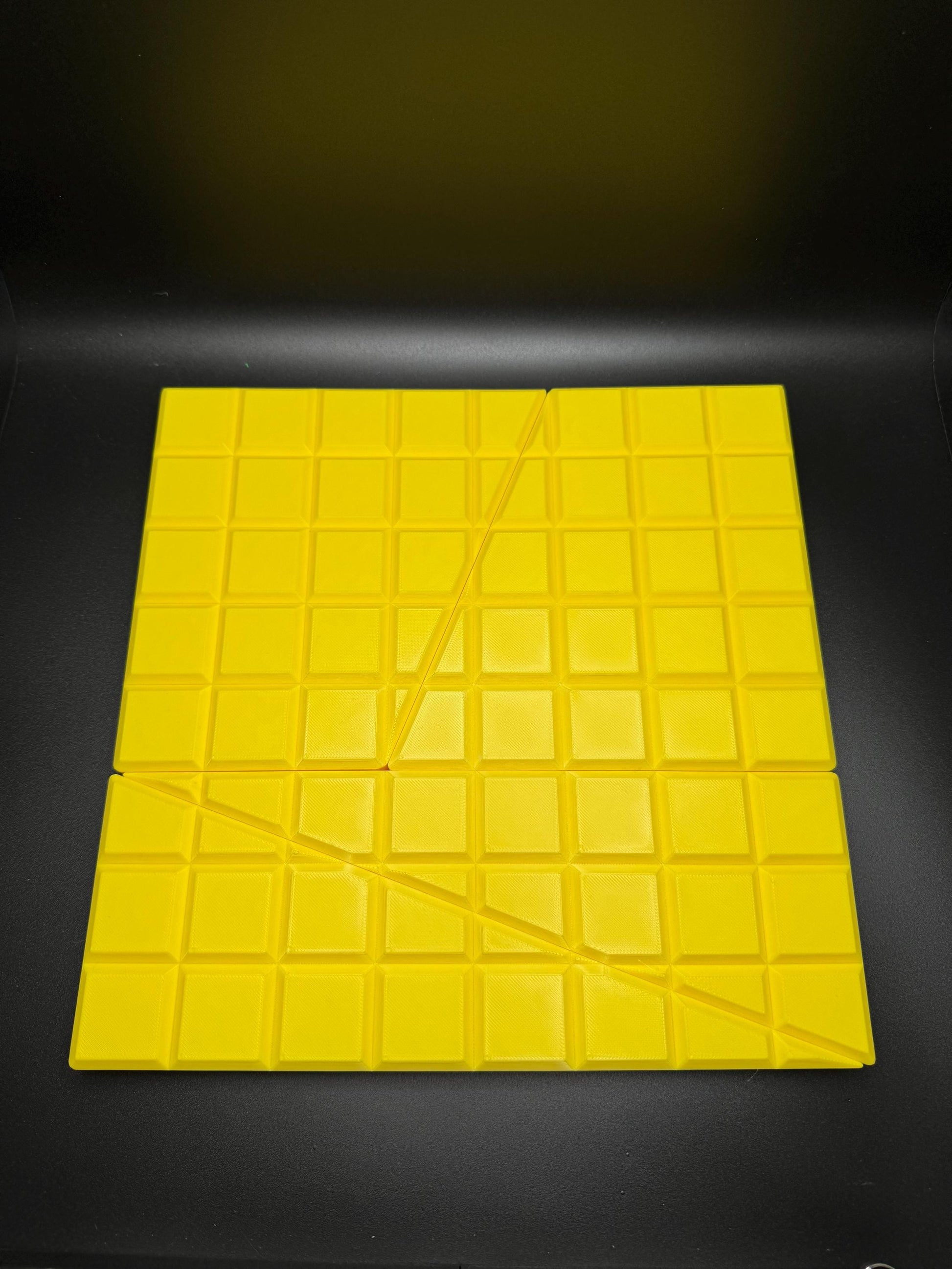 Chessboard Paradox - Optical Illusion Puzzle for STEM Learning, High Quality 3D Printed Toy for All Ages